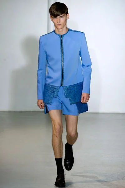 Look 27